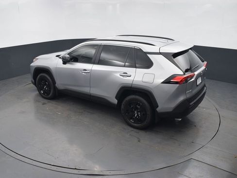 Used 2019 Toyota RAV4 LE w/ Carpet Mat Package image 38
