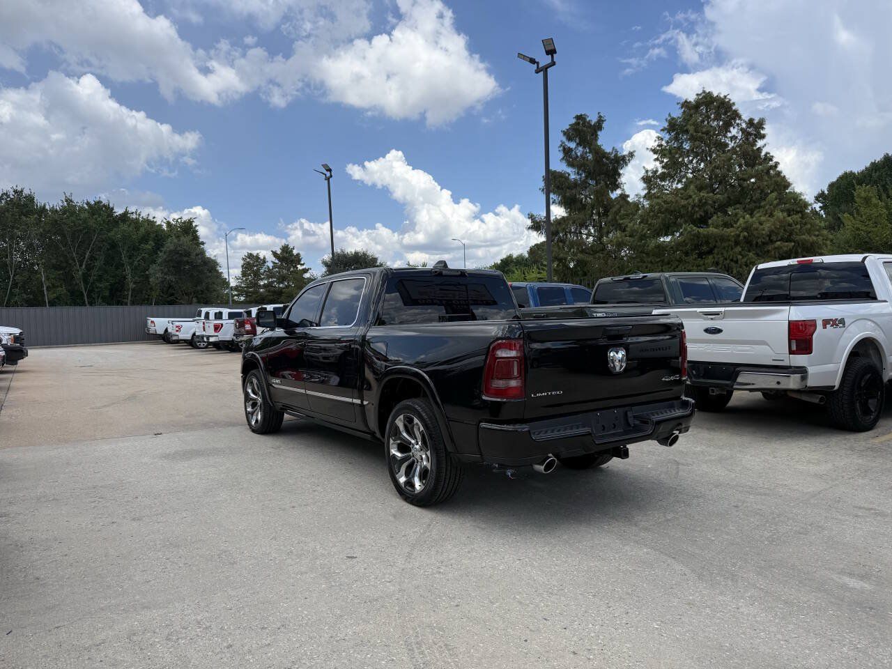 Used 2024 RAM 1500 Limited AWD/4WD image 4