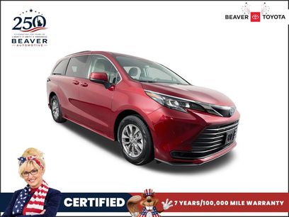 Used 2024 Toyota Sienna LE w/ LE Plus Package