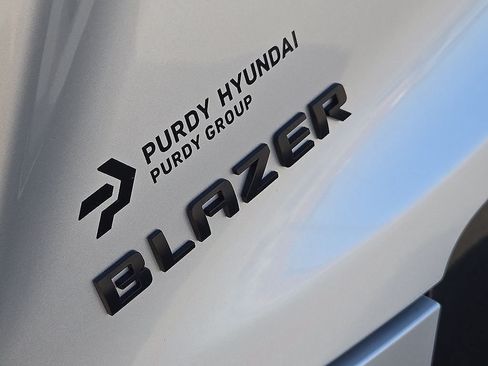 Used 2022 Chevrolet Blazer RS w/ Enhanced Convenience Package FWD image 8