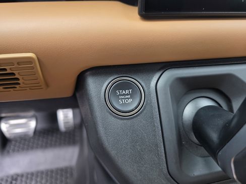 Used 2023 Land Rover Defender 110 image 21