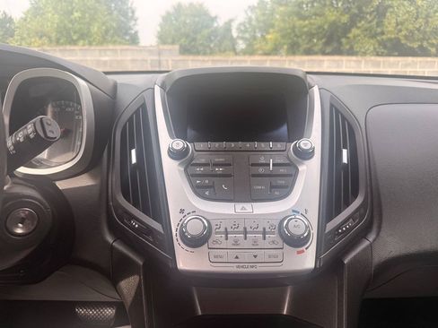 Used 2016 Chevrolet Equinox LS FWD image 12