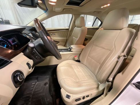 Used 2017 Ford Taurus Limited image 20
