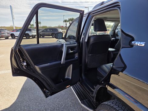 Used 2019 Toyota 4Runner SR5 Premium image 13