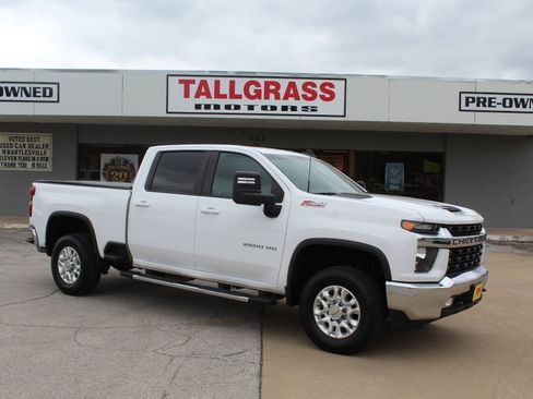 Used 2023 Chevrolet Silverado 2500 LT w/ Convenience Package image 2