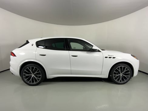 New 2026 Maserati Grecale Modena image 3