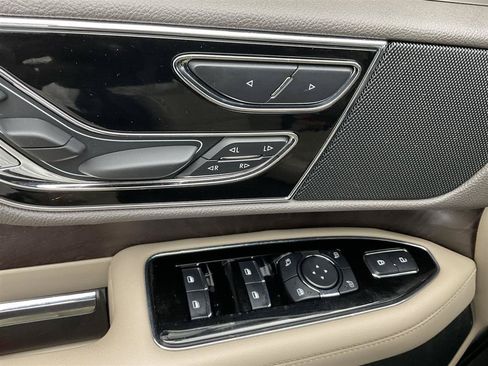 Used 2023 Lincoln Navigator Reserve AWD/4WD image 23
