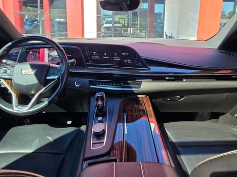 Used 2021 Cadillac Escalade Premium Luxury w/ Performance Package image 27