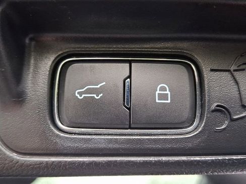 Used 2022 Ford Explorer XLT w/ Equipment Group 202A AWD/4WD image 30