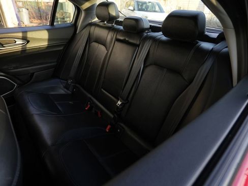 Used 2018 Alfa Romeo Giulia RWD image 22
