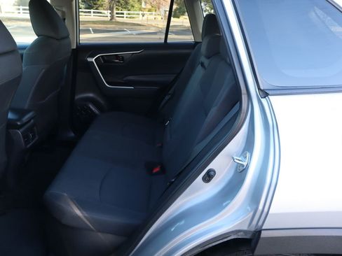 Used 2021 Toyota RAV4 LE w/ Carpet Mat Package (TMS) AWD/4WD image 20