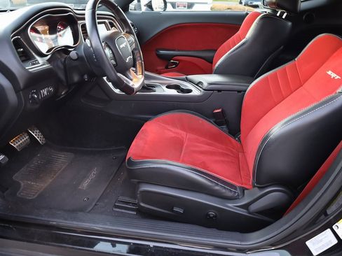 Used 2015 Dodge Challenger SRT Hellcat image 11