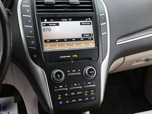 Used 2018 Lincoln MKC Reserve w/ Lincoln MKC Climate Package AWD/4WD image 12