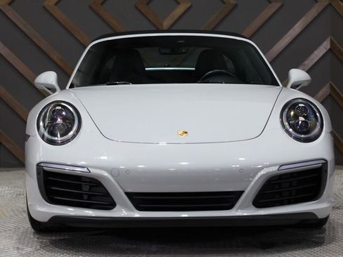 Used 2018 Porsche 911 Targa 4S image 4