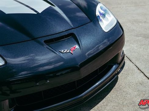 Used 2013 Chevrolet Corvette 427 w/ 1SB Preferred Equipment Group RWD image 24