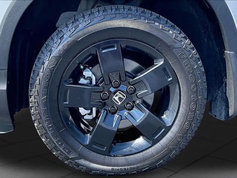 Used 2025 Honda Ridgeline Black Edition image 10