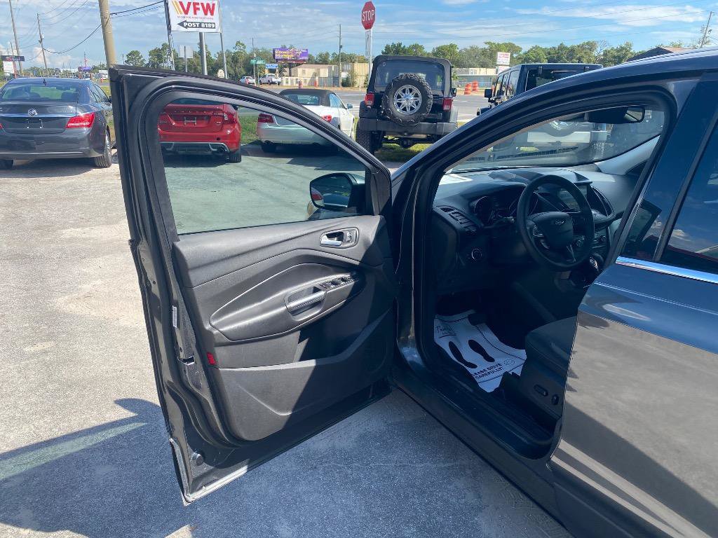 Used 2019 Ford Escape SE FWD image 13