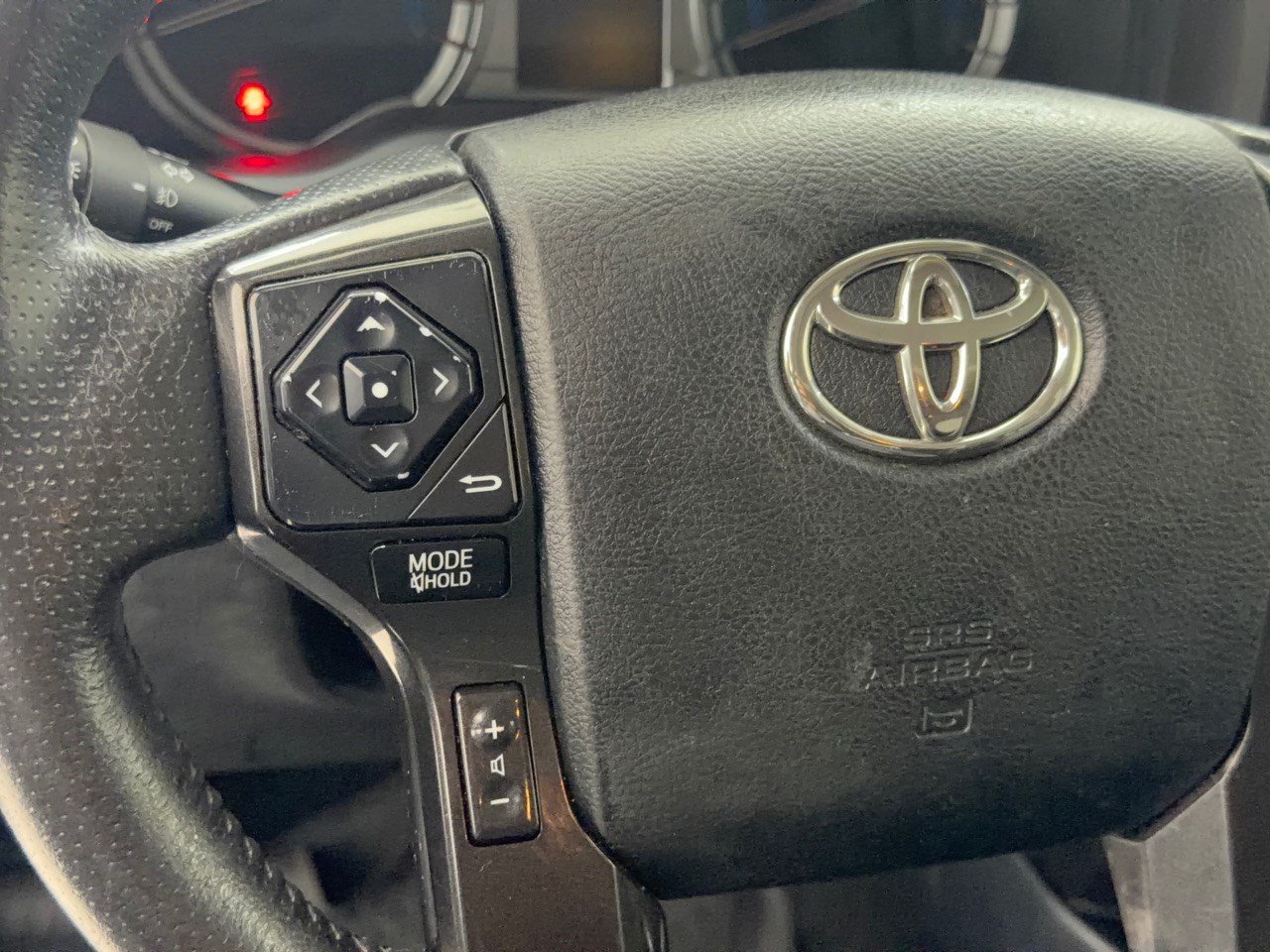 Used 2018 Toyota 4Runner TRD Off-Road Premium AWD/4WD image 18