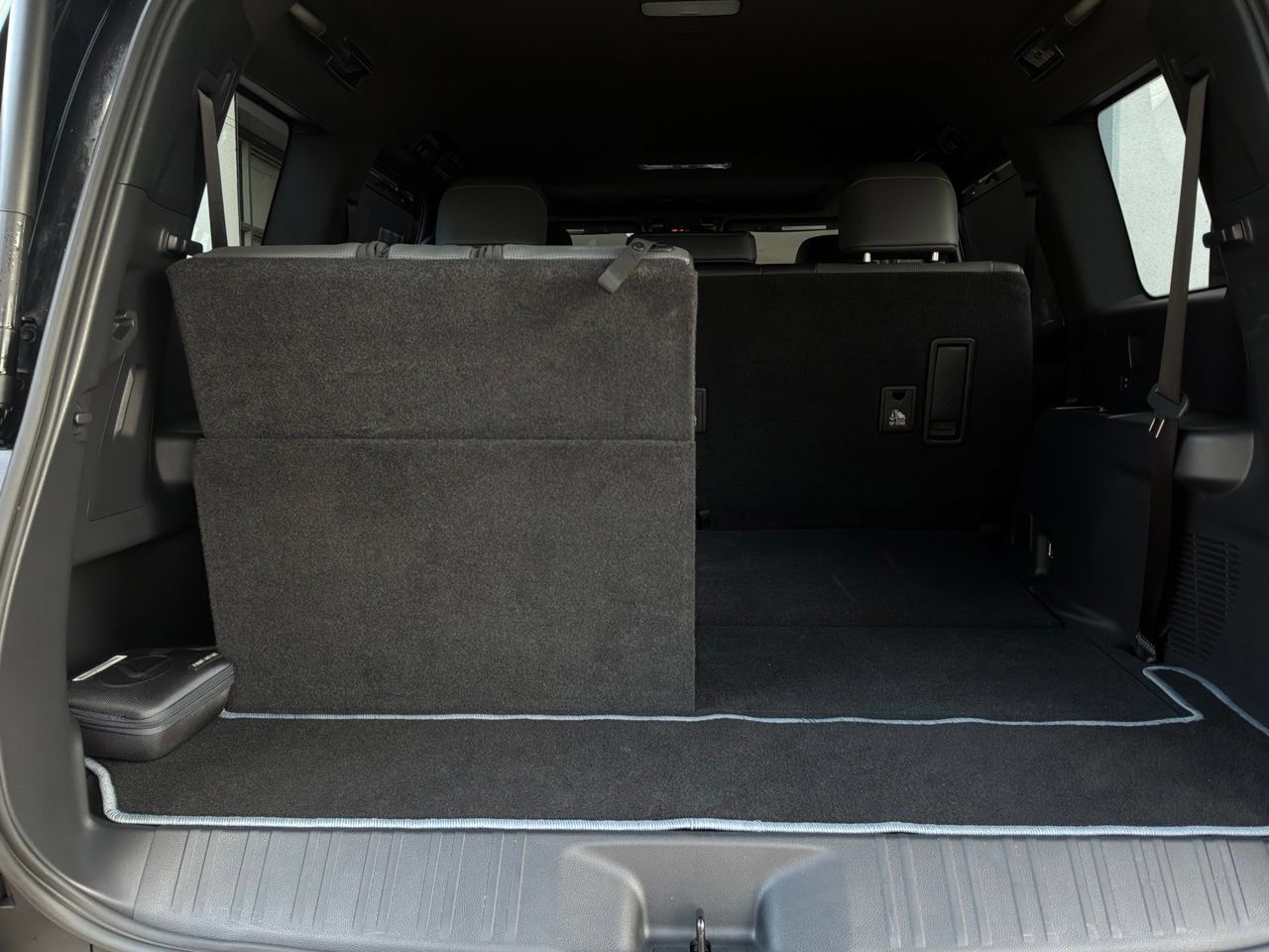 Used 2024 Lexus GX 550 w/ Accessory Package (2T) AWD/4WD image 18