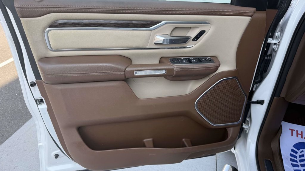 Used 2019 RAM 1500 Laramie AWD/4WD image 43