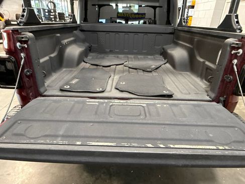Used 2021 Jeep Gladiator Rubicon AWD/4WD image 6
