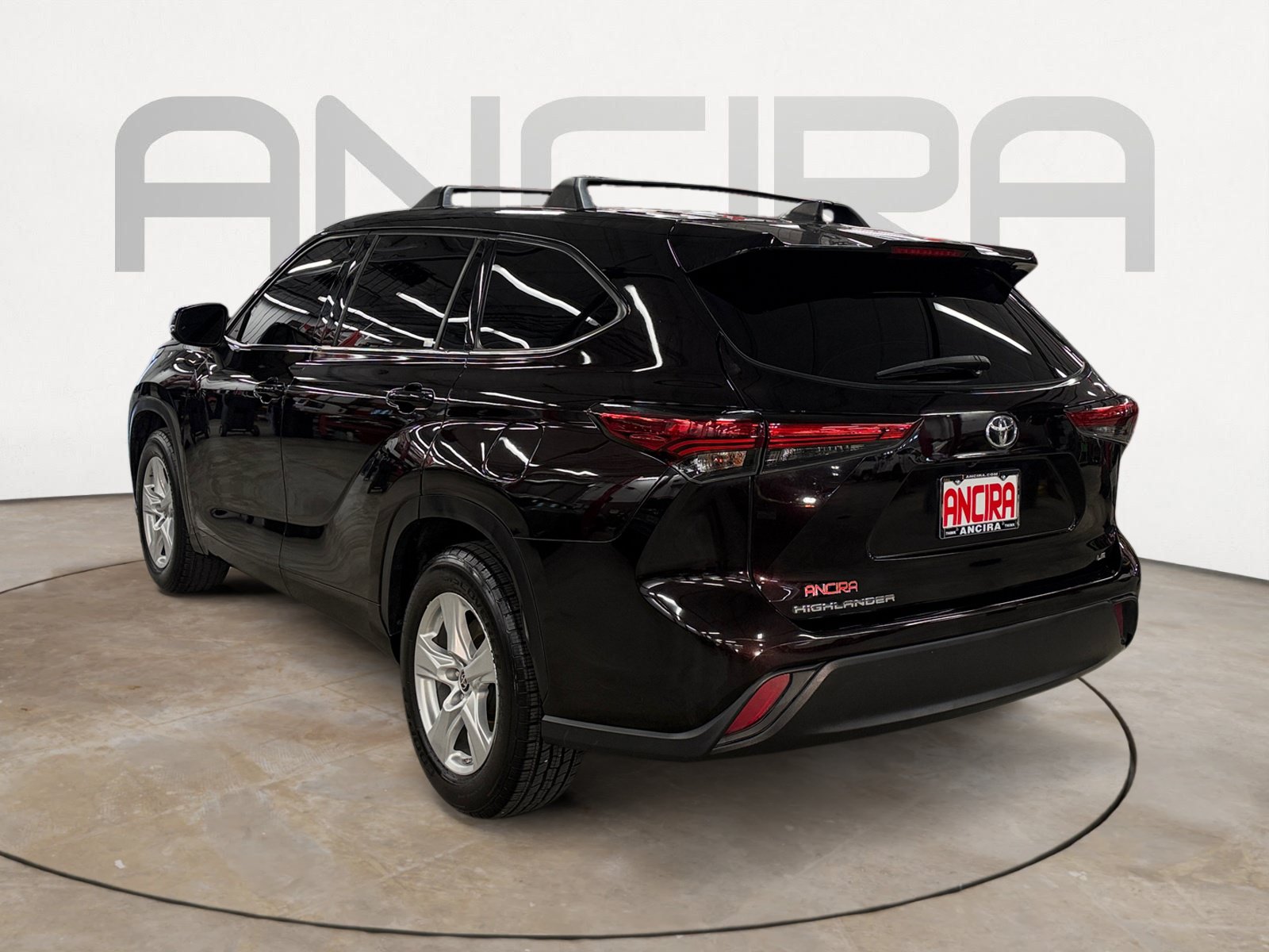 Used 2022 Toyota Highlander LE FWD image 9