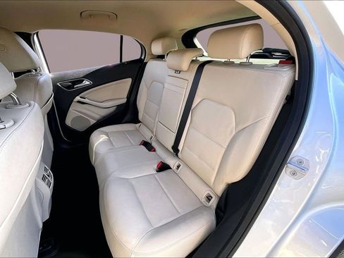 Used 2019 Mercedes-Benz GLA 250 w/ Convenience Package image 16