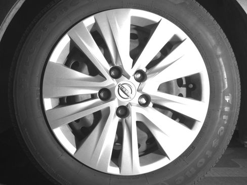 Used 2025 Nissan Sentra S image 12