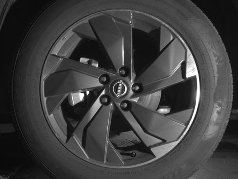 Used 2025 Nissan Rogue SV image 12