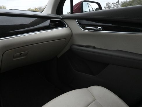 Used 2022 Cadillac XT6 Premium Luxury image 8