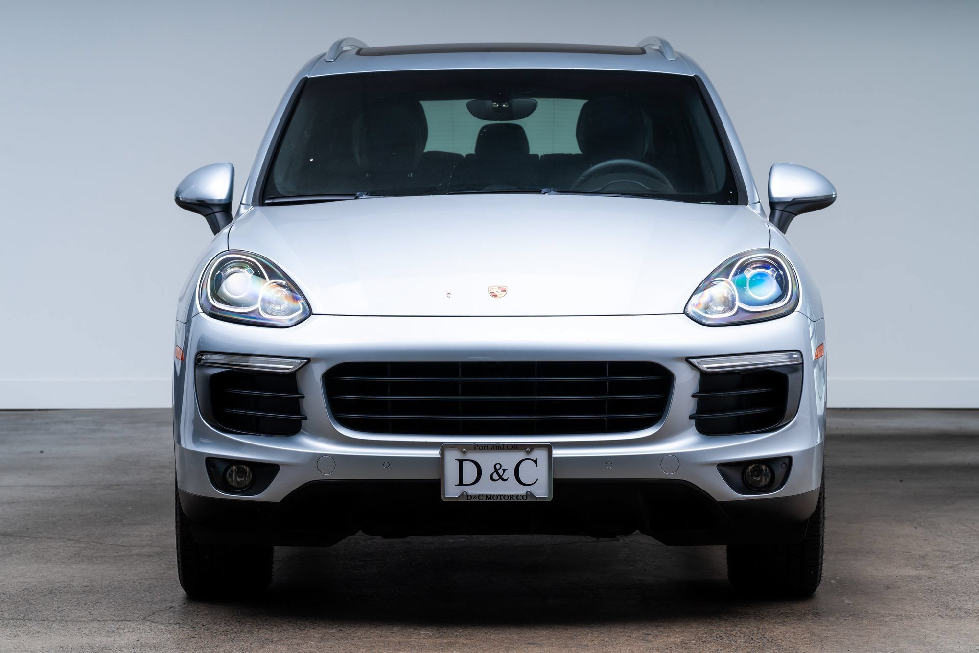 Used 2016 Porsche Cayenne AWD/4WD image 2