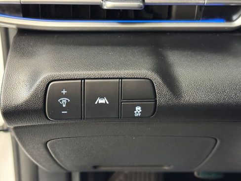 Used 2022 Hyundai Elantra Limited image 25