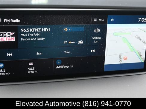 Used 2023 Acura MDX SH-AWD w/ Advance Package image 9