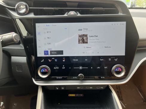 Used 2026 Lexus RZ 450e AWD w/ Technology Package image 18