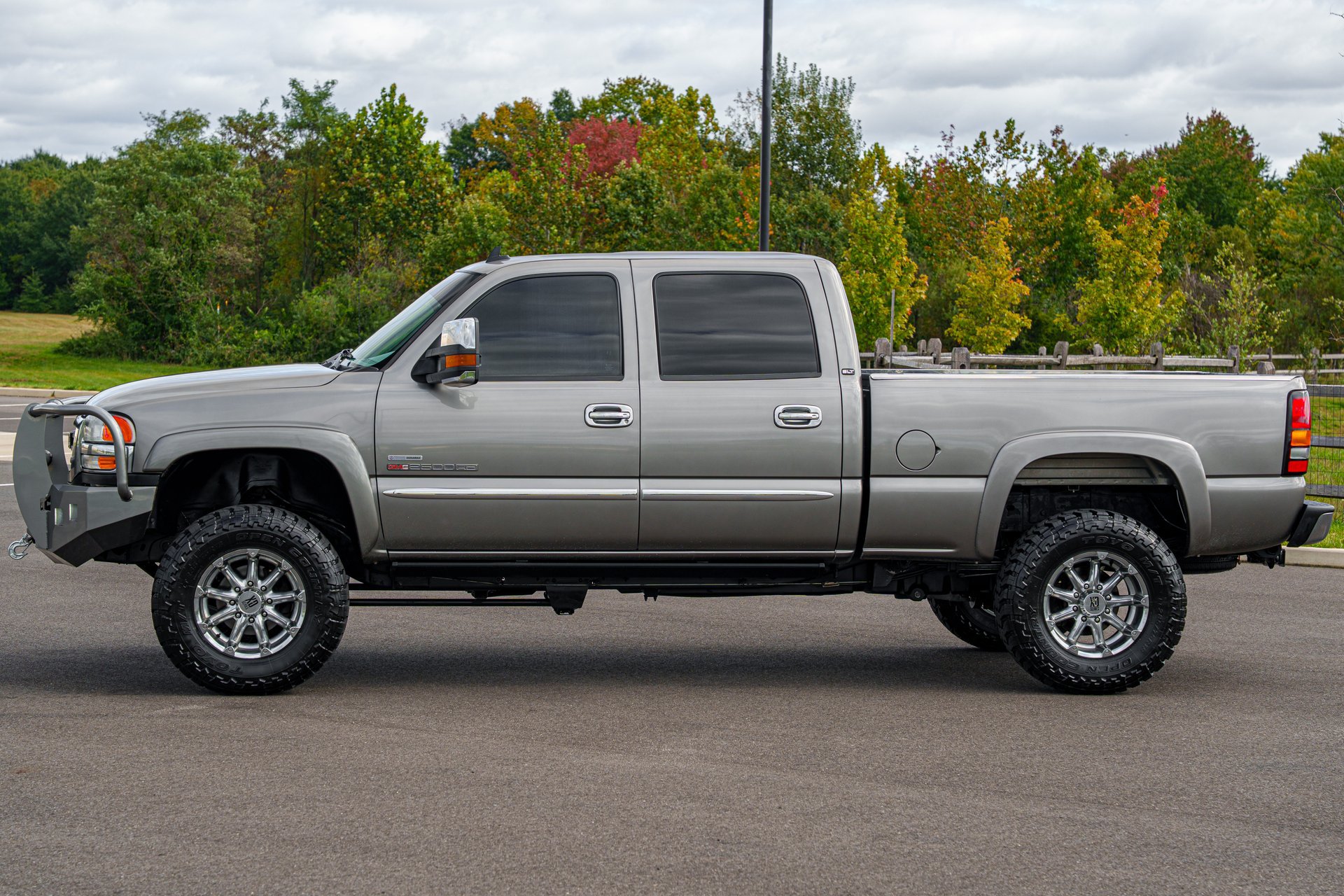 Used 2007 GMC Sierra 2500 SLT w/ Heavy-Duty Power Package AWD/4WD image 4