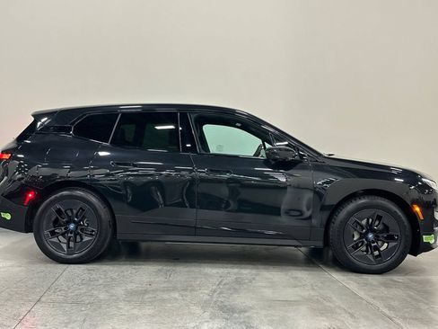 Used 2024 BMW iX xDrive50 AWD/4WD image 3