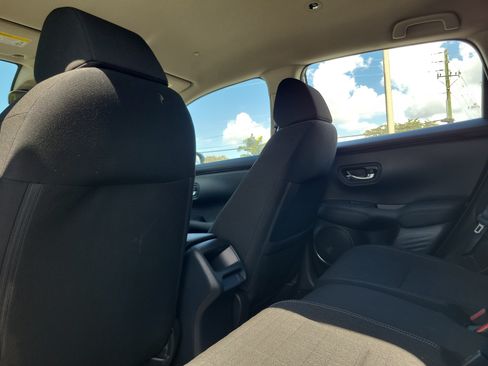 Certified 2024 Honda HR-V LX image 12