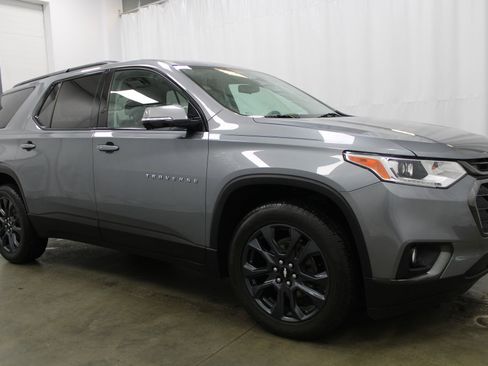 Used 2020 Chevrolet Traverse RS w/ LPO, Floor Liner Package FWD image 3