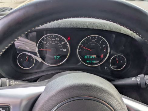 Used 2018 Jeep Wrangler Unlimited Sport AWD/4WD image 19