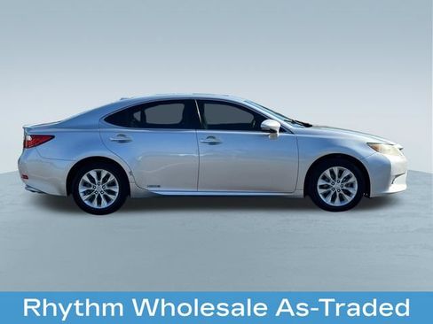 Used 2013 Lexus ES 300h w/ Luxury Pkg FWD image 9