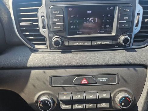 Used 2018 Kia Sportage LX AWD/4WD image 18