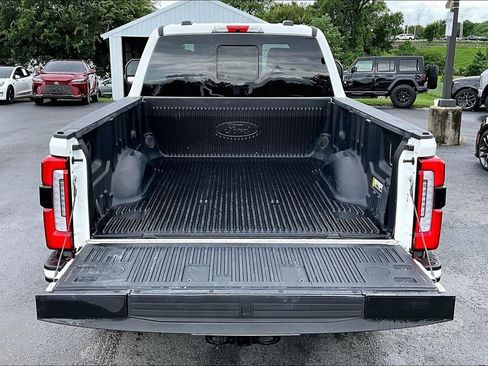 Used 2025 Ford F250 Platinum AWD/4WD image 9