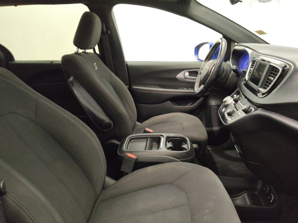 Used 2018 Chrysler Pacifica Touring Plus w/ S Appearance Package FWD image 21
