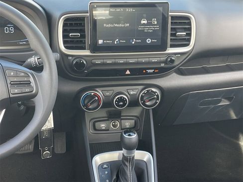 New 2026 Hyundai Venue SE image 14