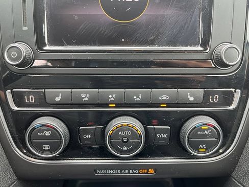 Used 2017 Volkswagen Passat 1.8T R-Line FWD image 15