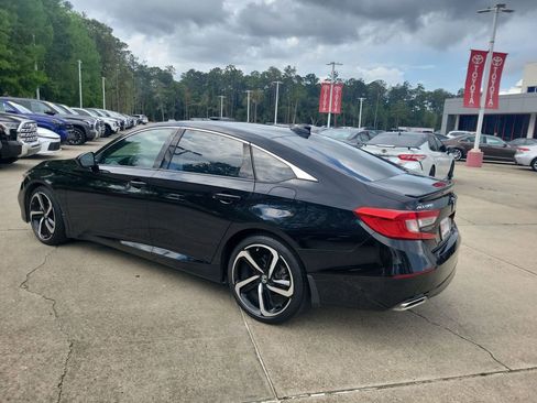 Used 2019 Honda Accord Sport image 3