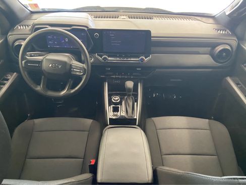 Used 2024 Chevrolet Colorado Trail Boss image 18