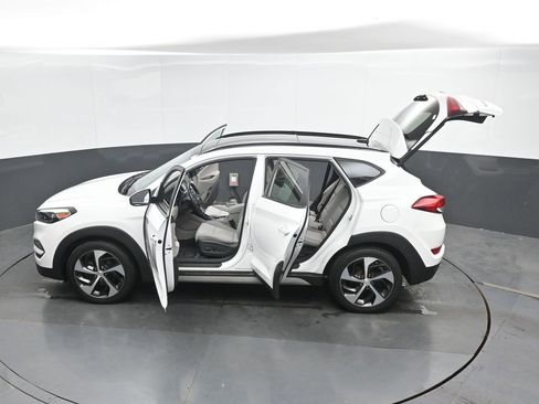 Used 2017 Hyundai Tucson Value AWD/4WD image 43