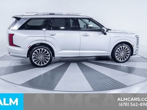 Used 2026 Hyundai Palisade Calligraphy FWD image 11