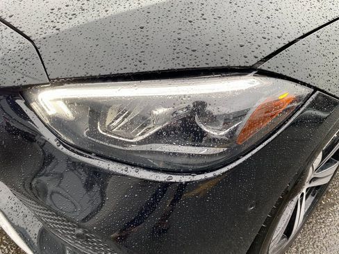 Used 2025 Mercedes-Benz C 300 4MATIC Sedan image 9